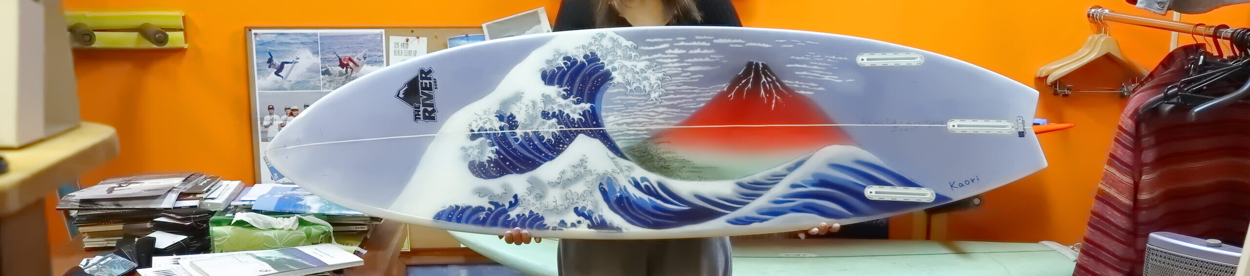 The River surf × kaossen サーフボードアート